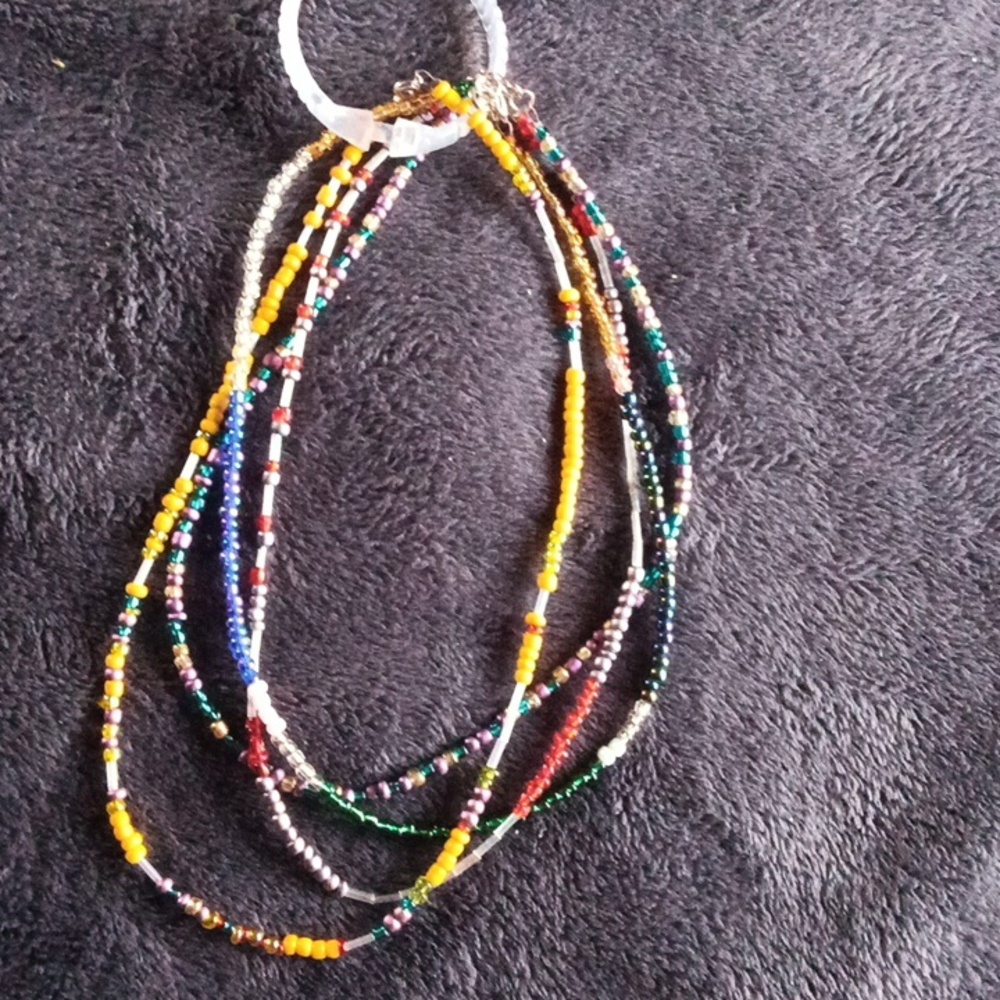 $7 Random beaded necklaces 4ct
